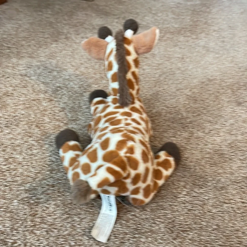 Toys are us stuffed giraffe